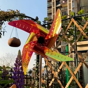 Buy 1+1 FREE | SpinGlow - Color and movement game for your garden at night