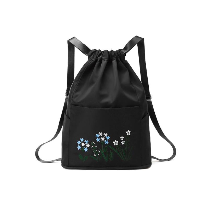 GlobeFit - A backpack for all the trails in the world