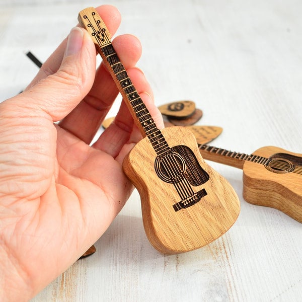 50% OFF | GuitarHolder™ - Guitar pick holder + 3 free picks [Last day sale]
