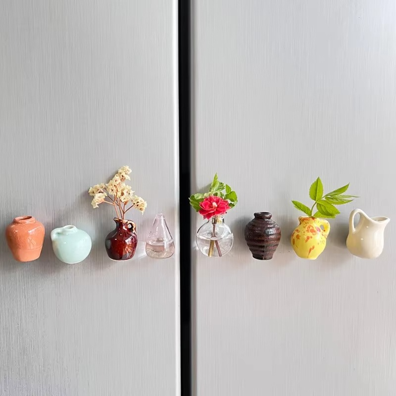 Set van 5 Mini Magnetische Bloemenvazen voor Modern Interieur