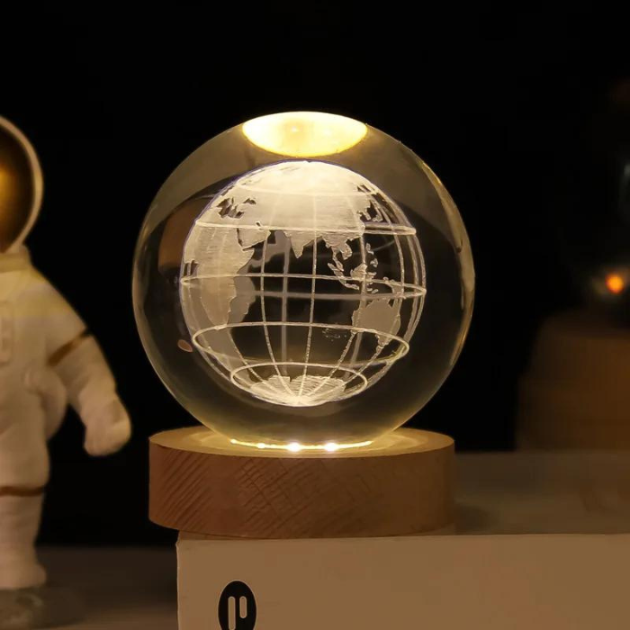 AuraSphere - The floating crystal lamp with magical energy!