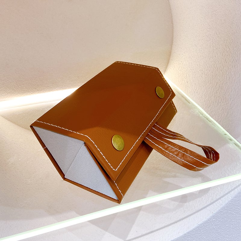 GlassGuard - Protect your glasses in style
