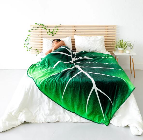 LeafyLuxe™ - Leaf-shaped fleece blanket [Last day sale]