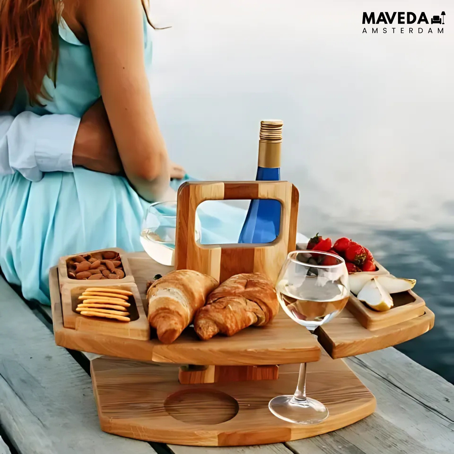 PicniMate™ - your stylish wine table for on the go