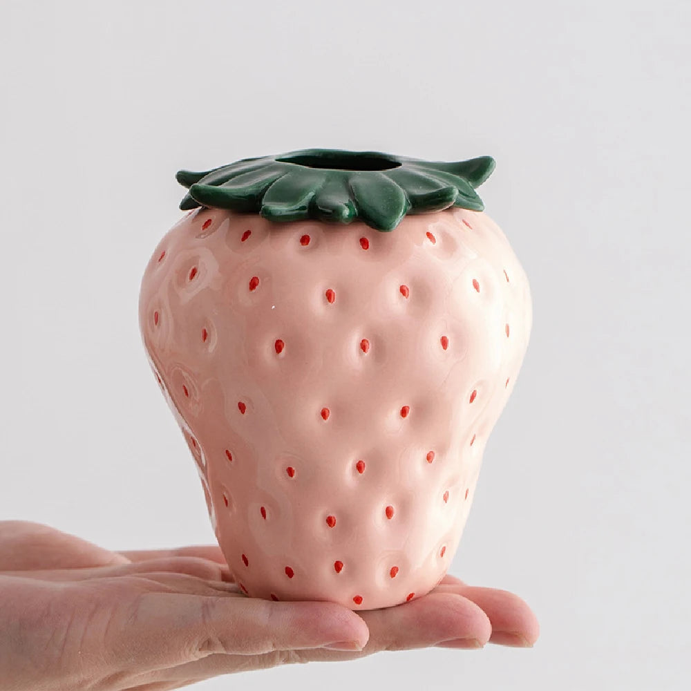 Handgemaakte keramische aardbeivaas