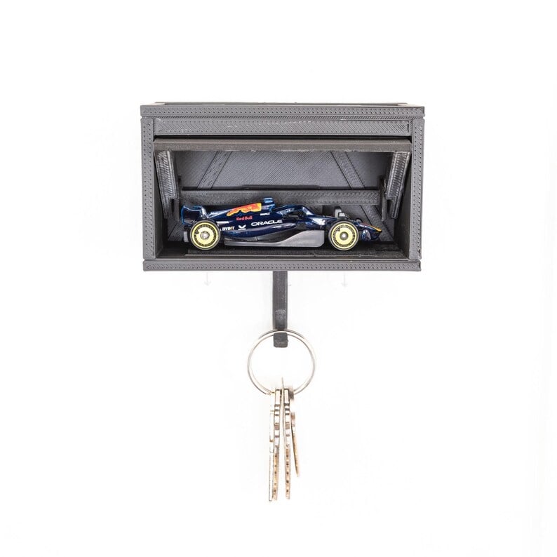 KeySwing - The key holder that moves!