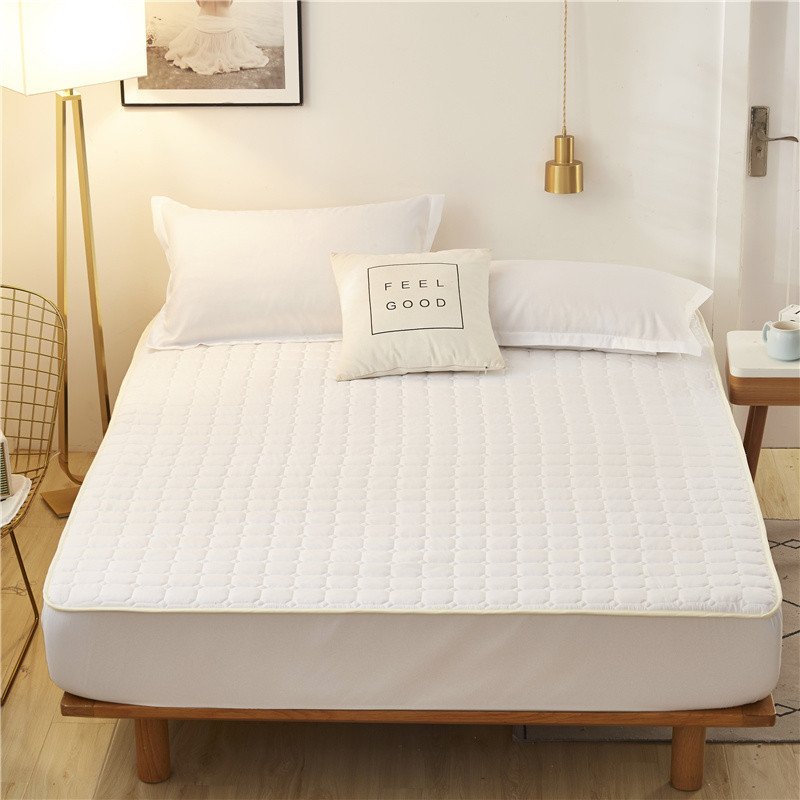 50% OFF | EasySleep™ - Breathable Silky Mattress Cover [Last Day Sale] 