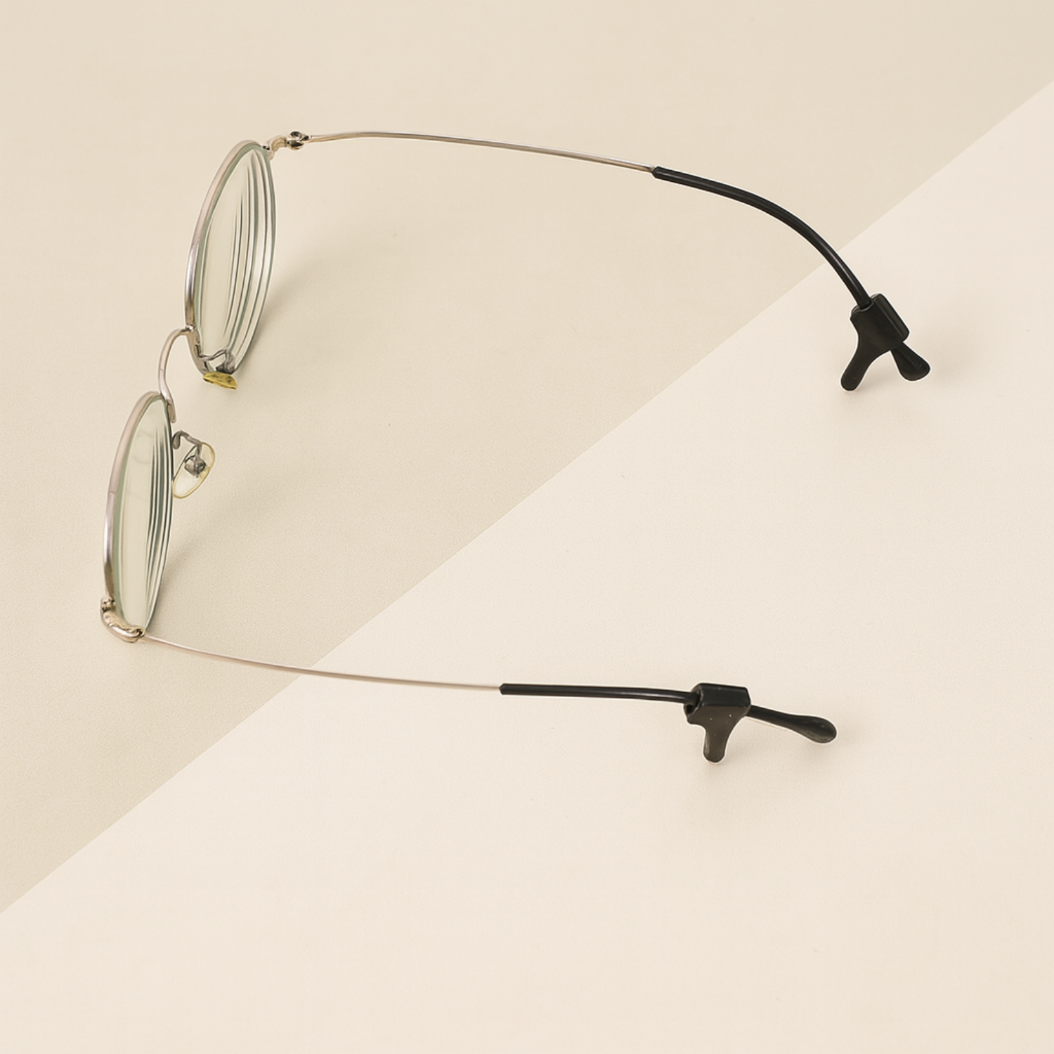 2+1 FREE | GripLens™ - Never slip off your glasses again!