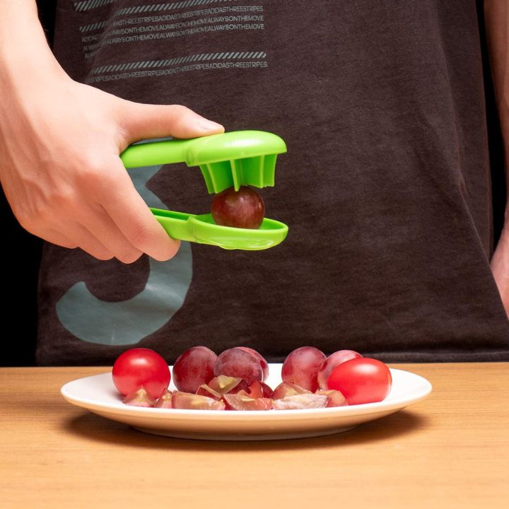 Buy one, get one free | MiniSlice - Multifunctional small fruit slicer