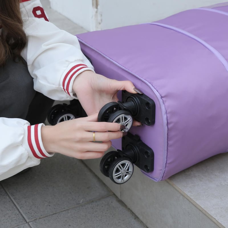 RollAway - Lightweight suitcase with wheels &amp; dry-wet separation