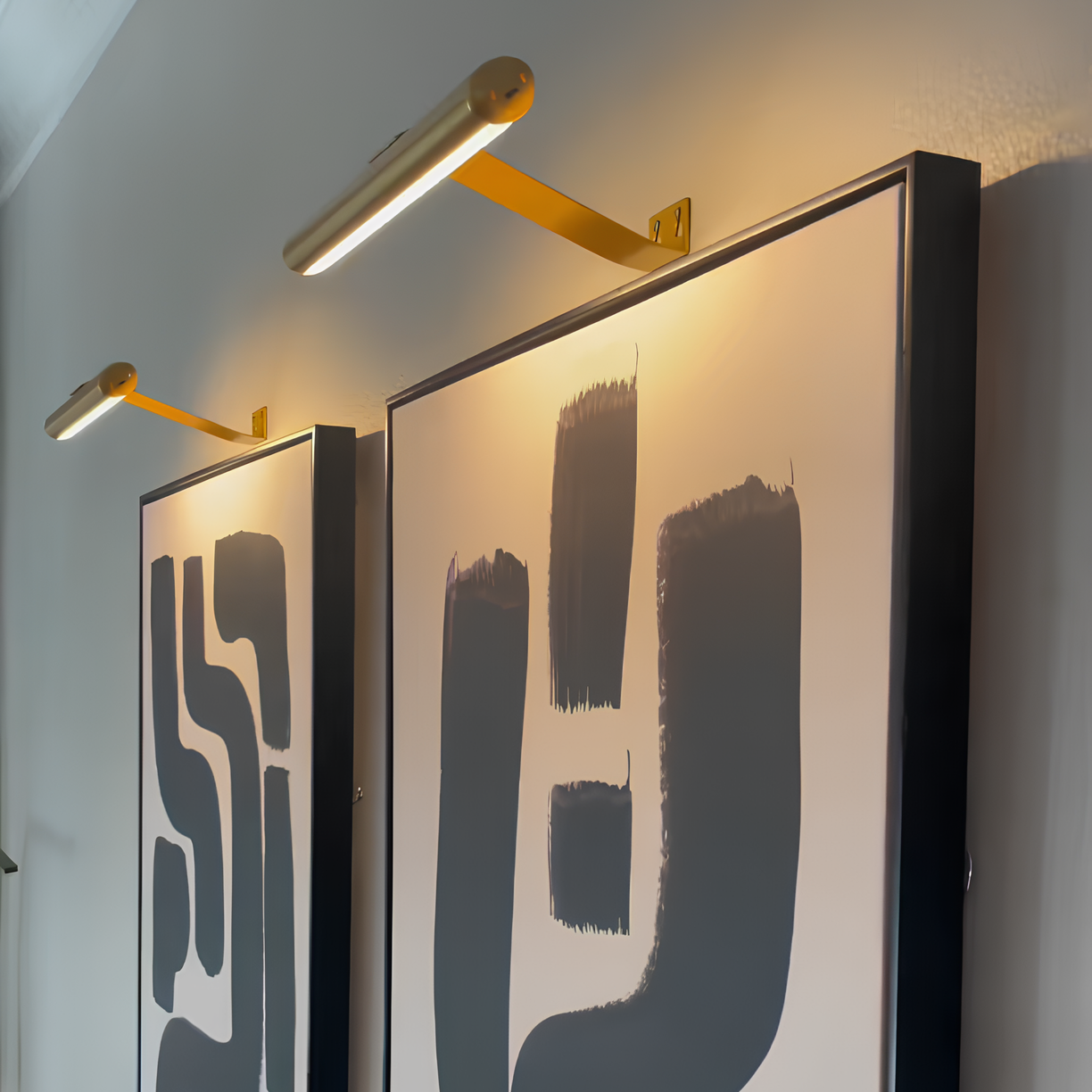 LumoFrame - Art deserves the perfect light!