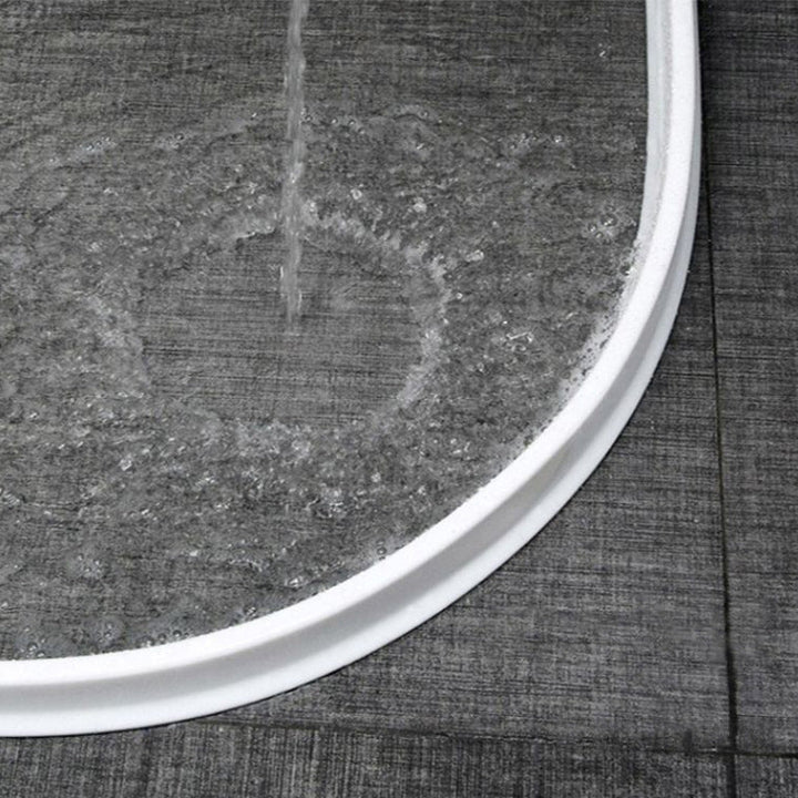 FlowLock - Water-repellent silicone barrier for showers