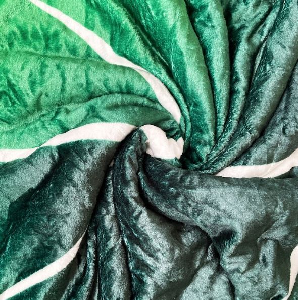 50% OFF | LeafyLuxe™ - Leaf-Shaped Fleece Blanket [Last Day Sale]