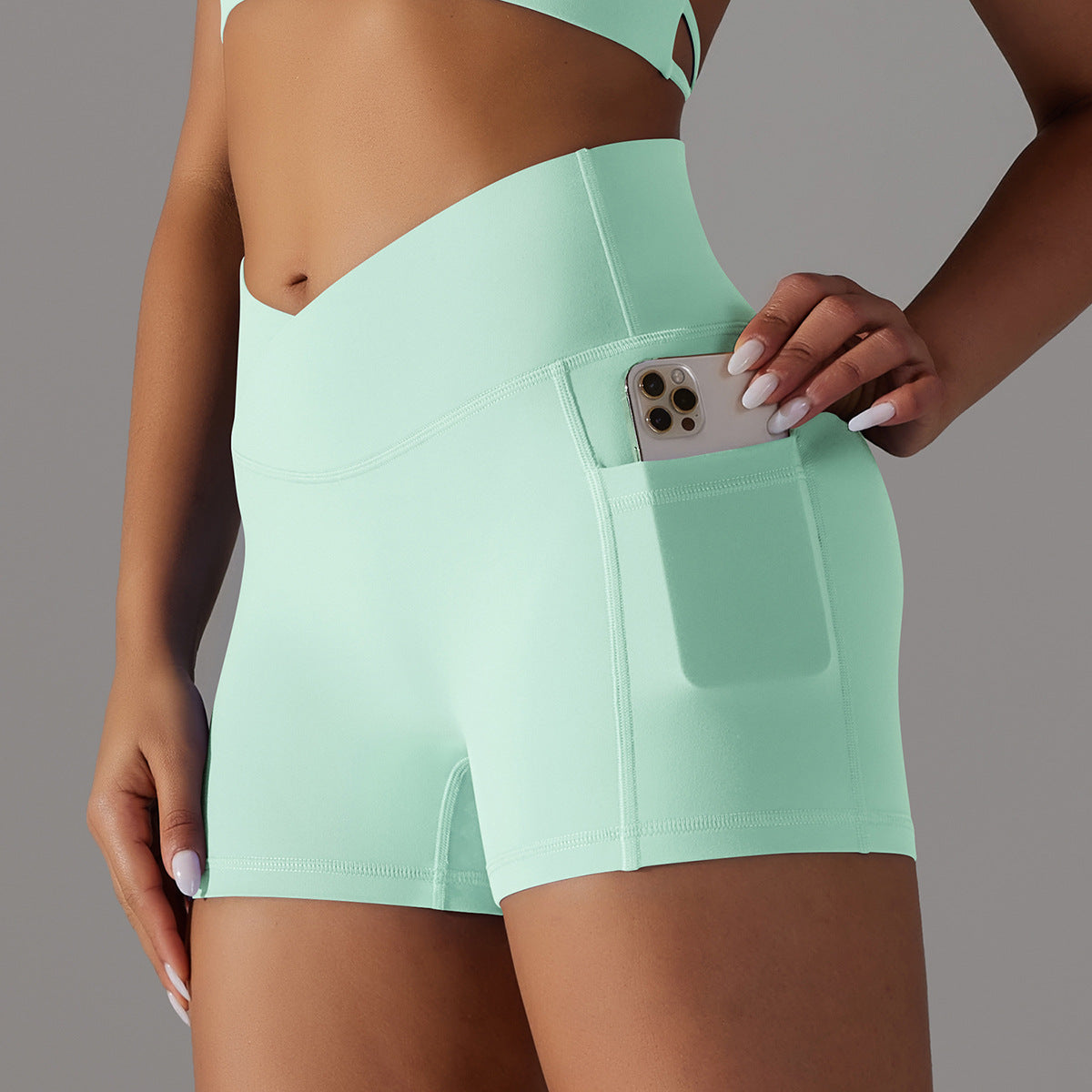 FitNest - The ultimate women's sports shorts with a phone pocket [Last day sale]