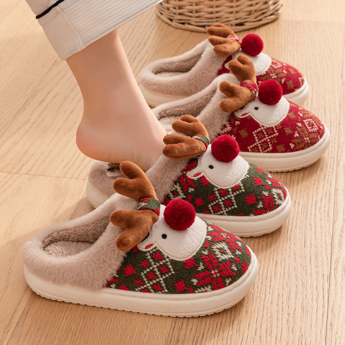 Feestelijke pantoffels met warme voering voor de winter