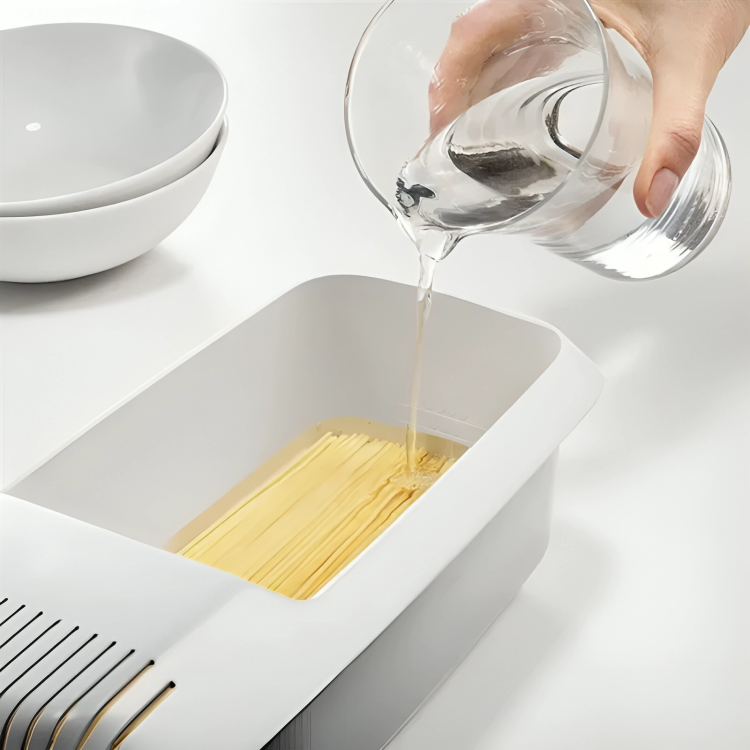 50% OFF | Noodle Strainer - Heat-resistant microwave pasta strainer [Last day of sale]