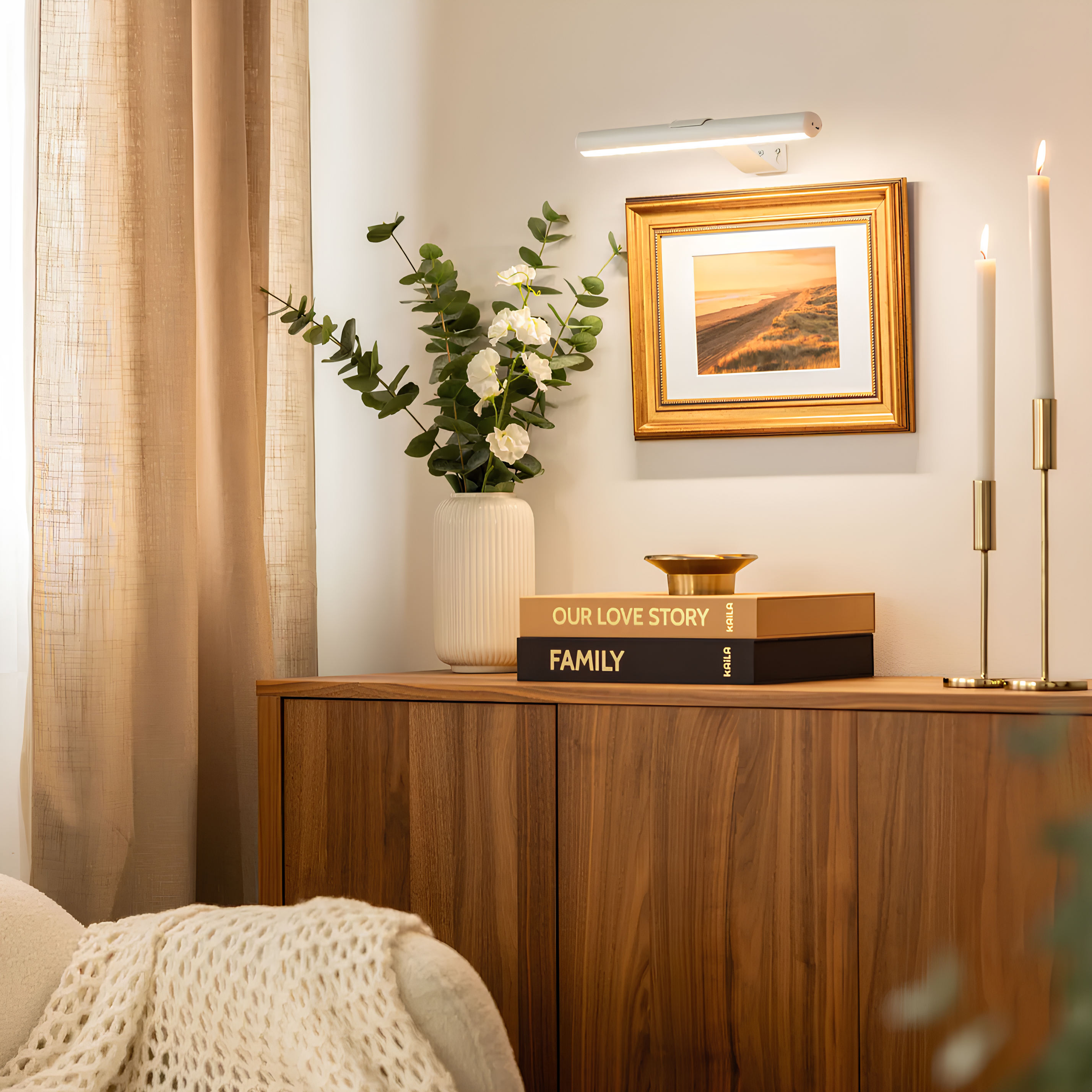 LumoFrame - Art deserves the perfect light!