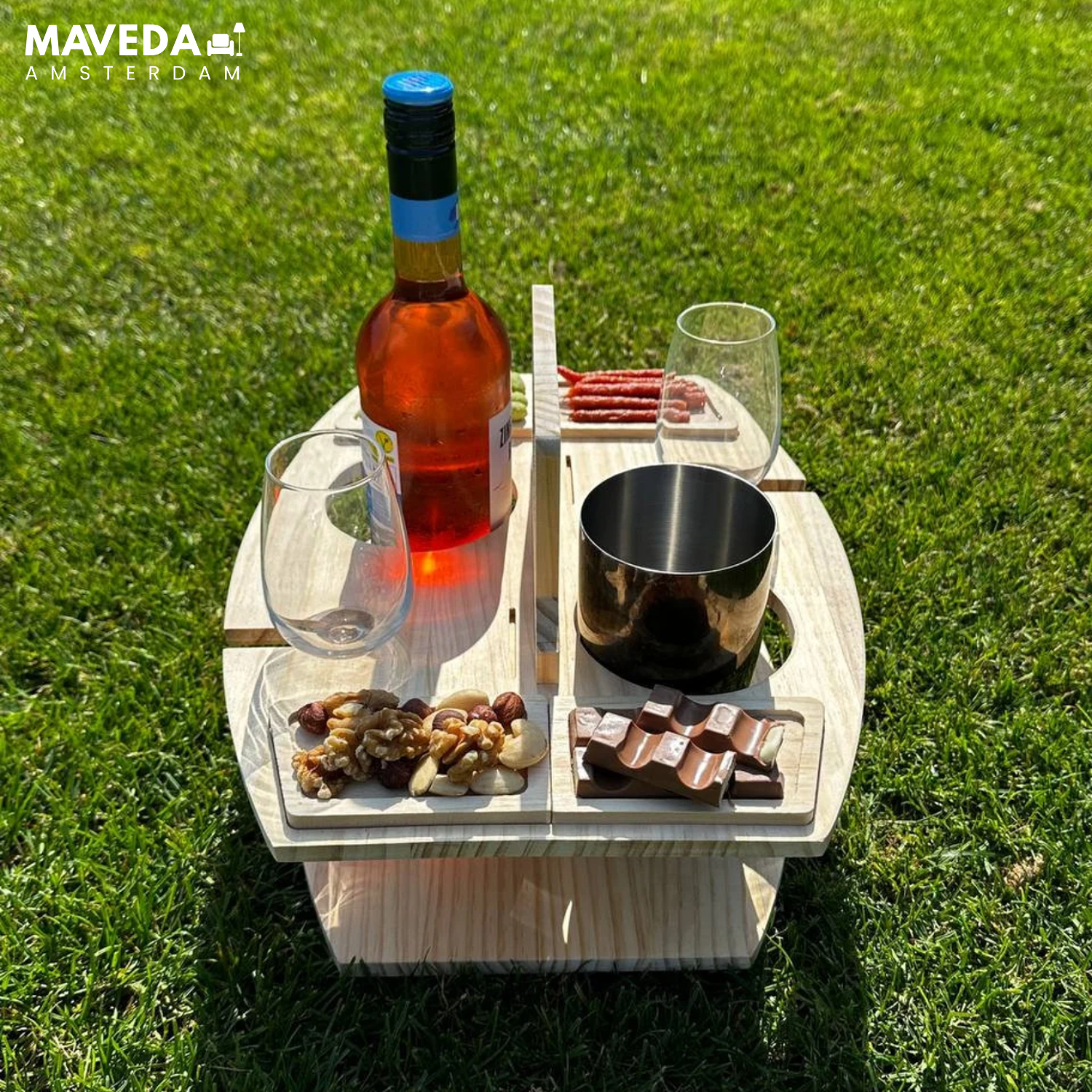 PicniMate™ - your stylish wine table for on the go