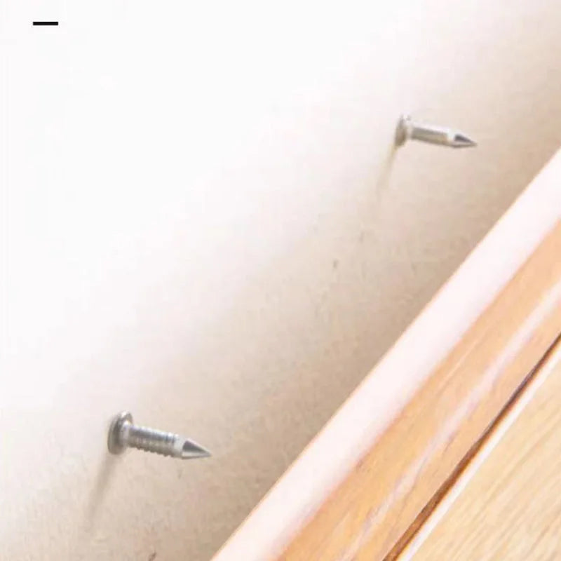 GripNail - Practical sleeve aid 