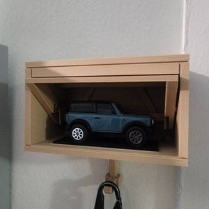 KeySwing - The key holder that moves!