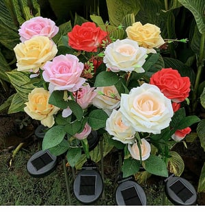RoseGlow - Romantic garden lighting without electricity