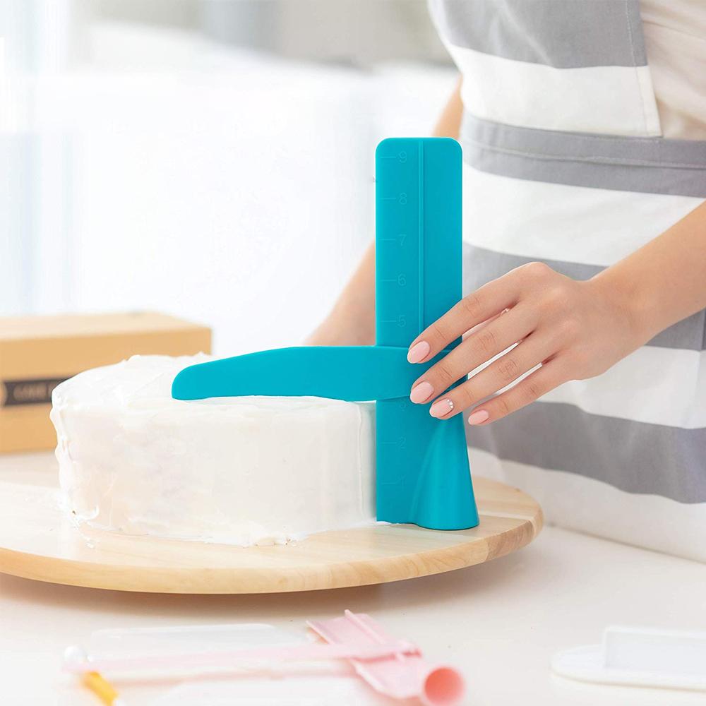 CakeCrafter - Adjustable Cake Scraper and Smoother