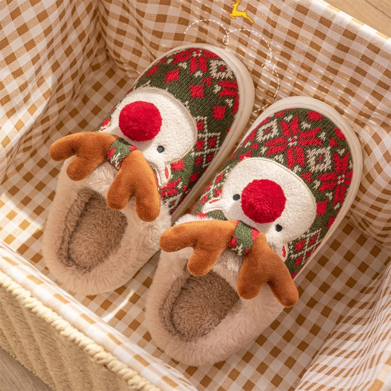 Warme kerstpantoffels met feestelijk borduurwerk