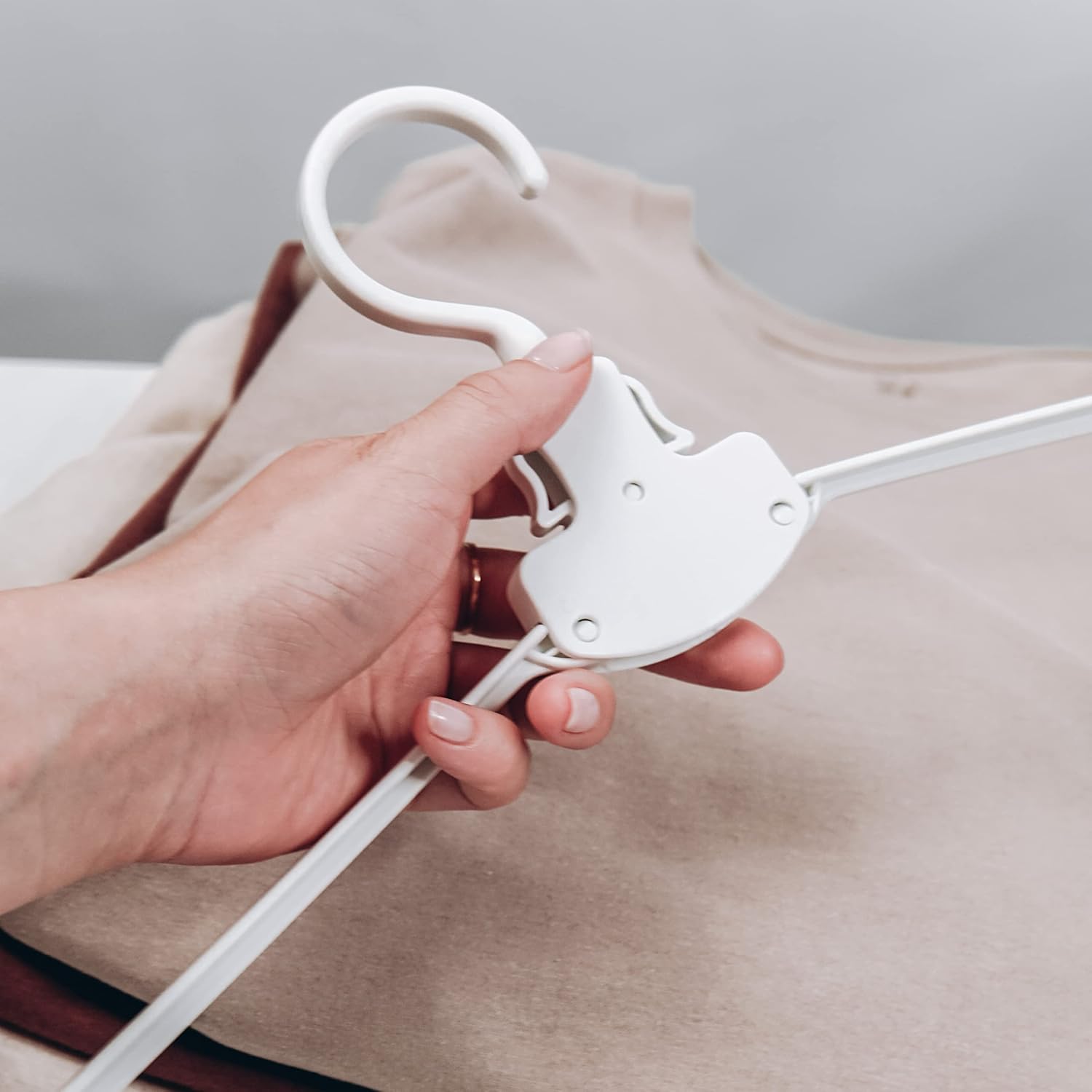 ClothSaver - Folding clothes hangers