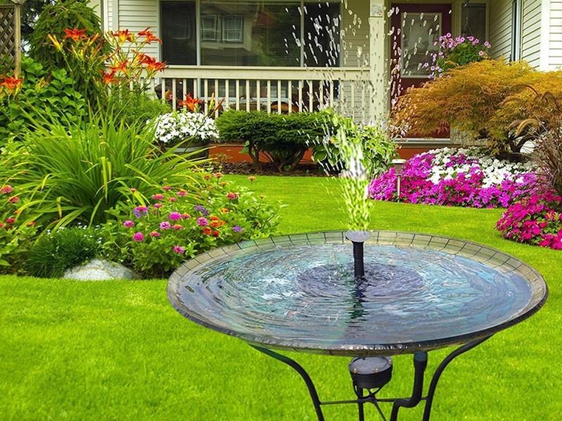 FloatingAqua™ - Solar-powered water fountain
