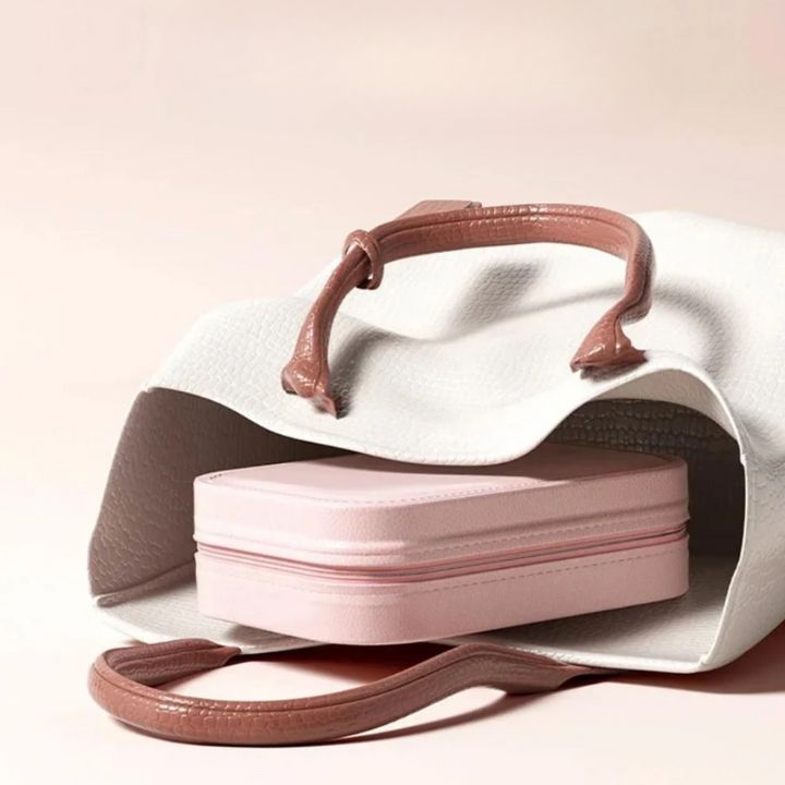 GlowTote - Perfect makeup anytime, anywhere