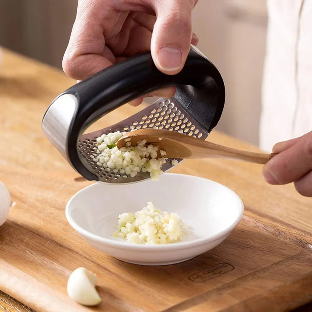 EasyPress™ - Garlic Press | Save time in the kitchen!