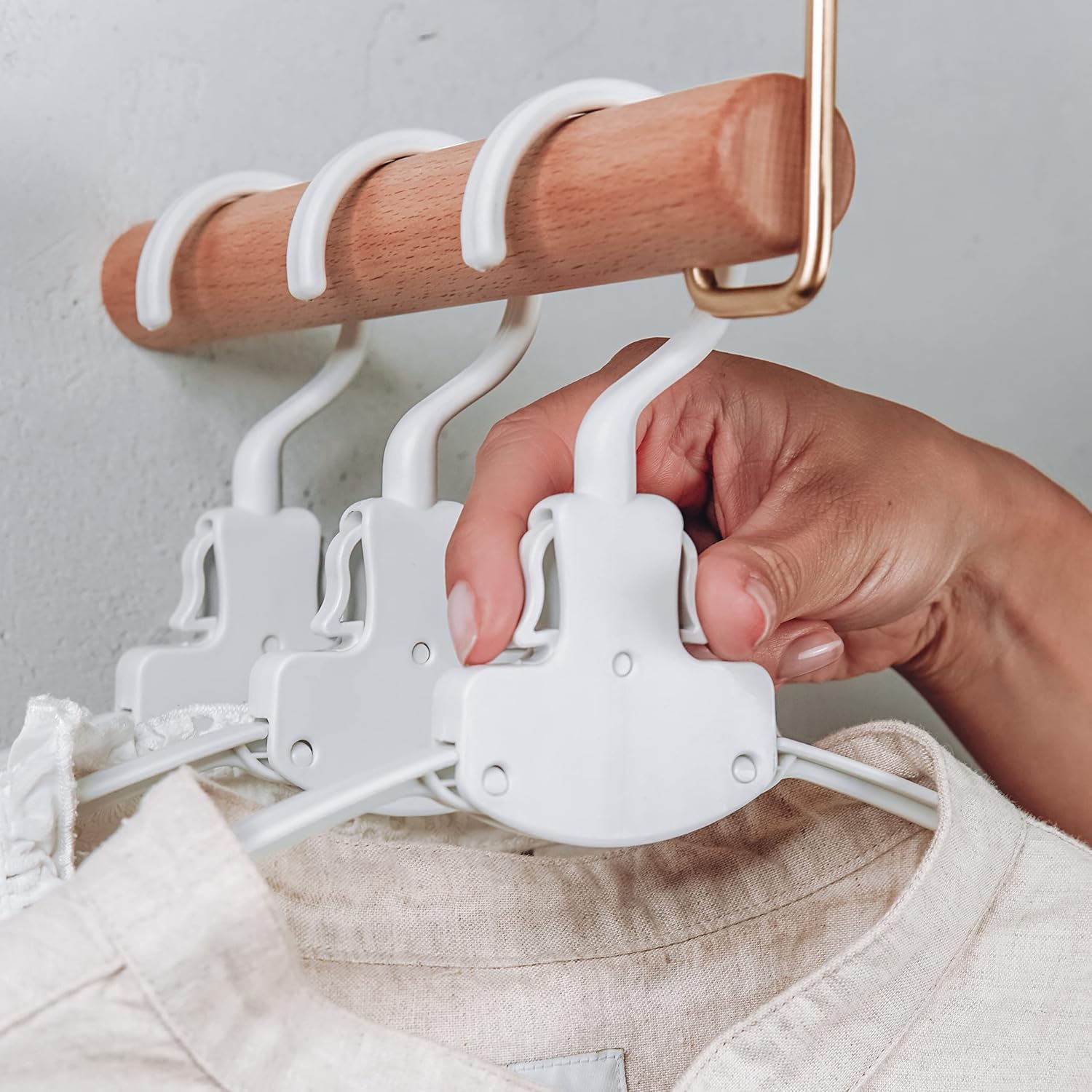 ClothSaver - Folding clothes hangers