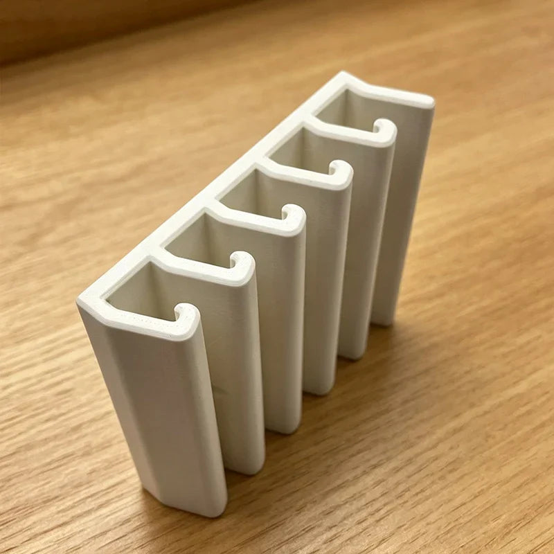 Ordevia deksel organizer in gebruik tijdens het koken
