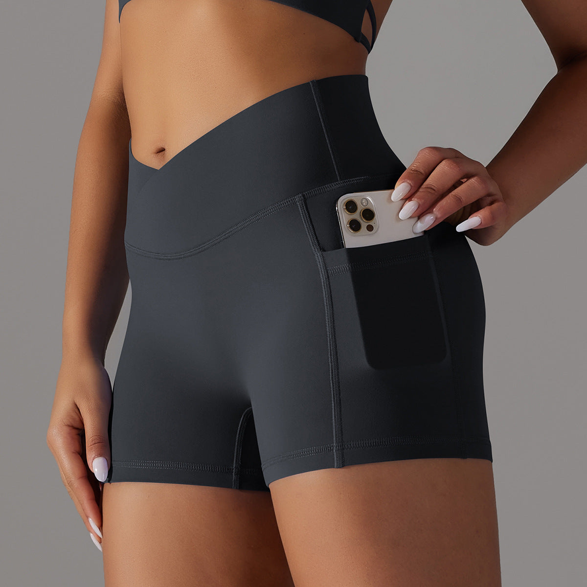 FitNest - The ultimate women's sports shorts with a phone pocket [Last day sale]