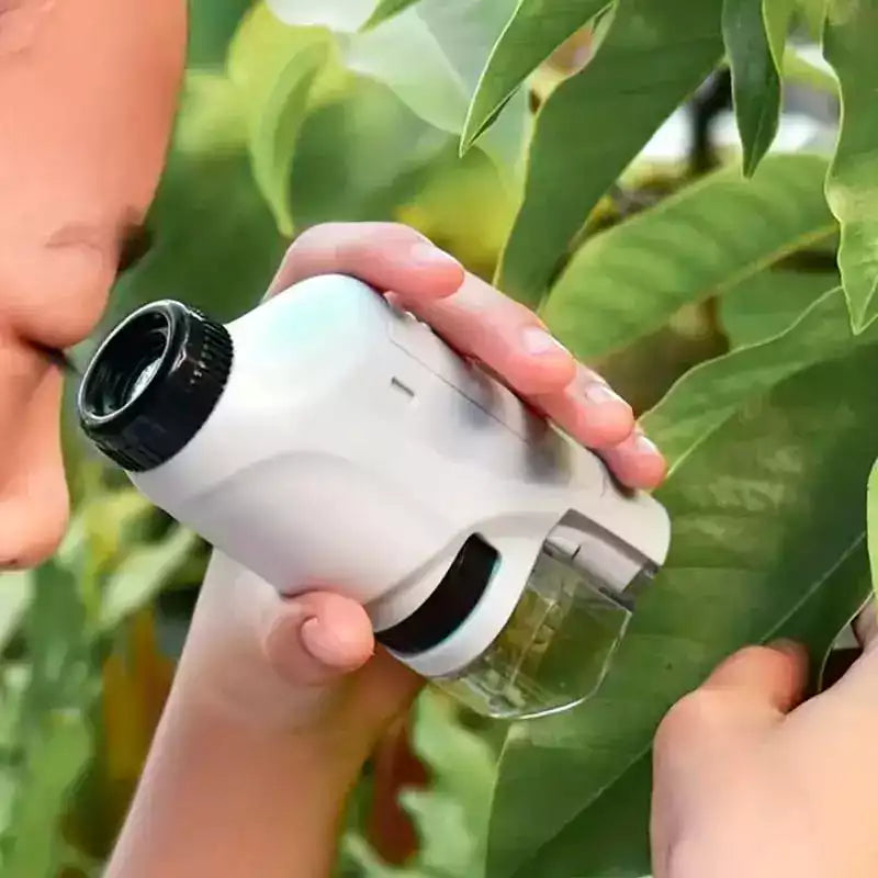 MicroQuest - The pocket microscope for little explorers