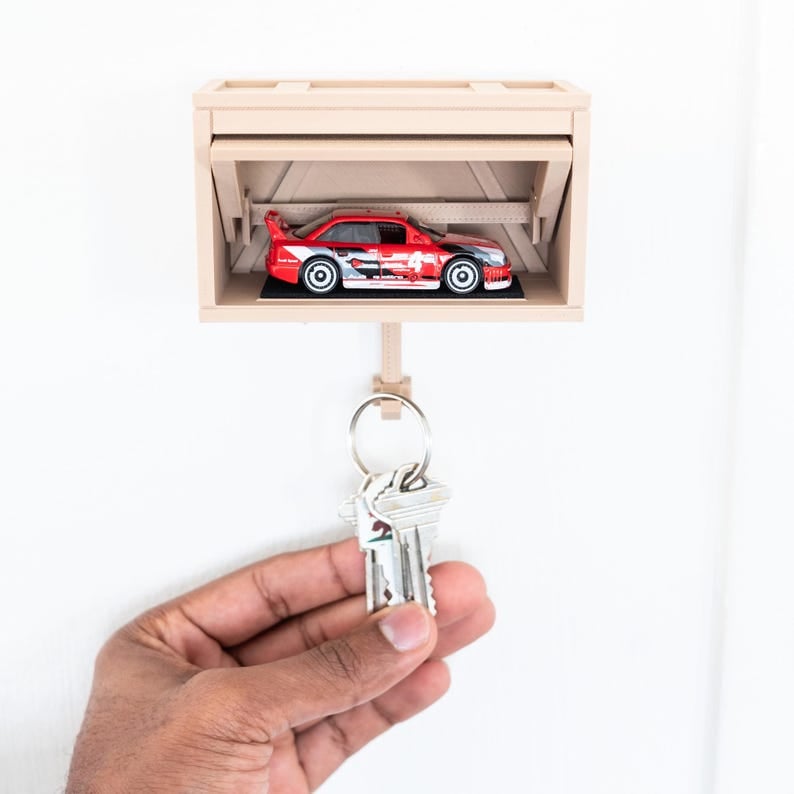 KeySwing - The key holder that moves!