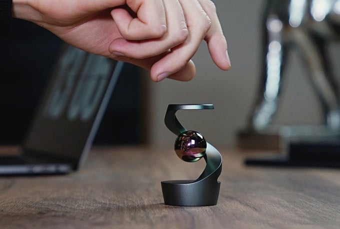 MindSpin - The fascinating illusion for your desk