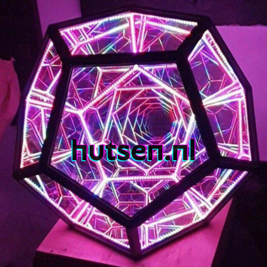 CosmoGlow - Futuristic dodecahedron lamp with depth effect