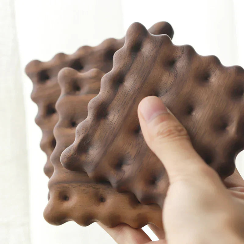 BiscWood™ - Stylish coasters with a biscuit design!