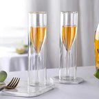Champagneglas met zwevend effect, geschikt voor feestelijke toostmomenten