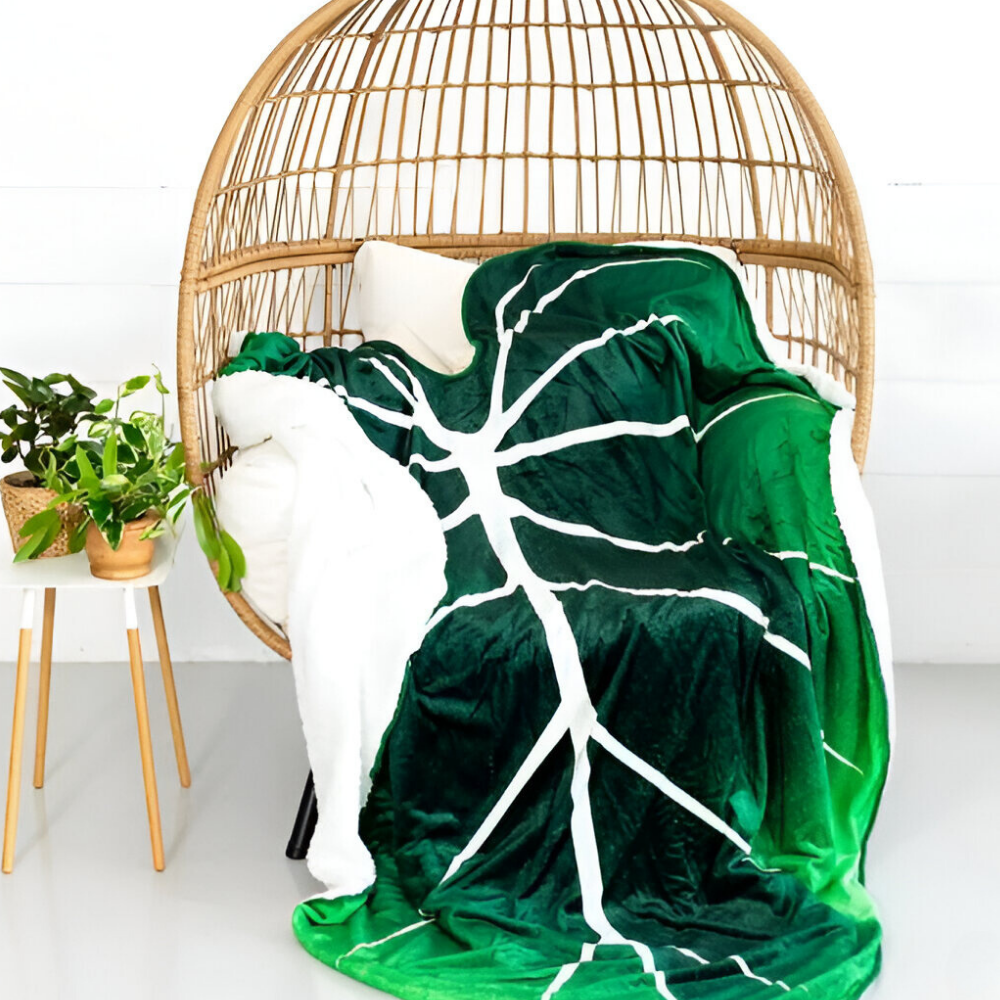 LeafyLuxe™ - Leaf-shaped fleece blanket [Last day sale]