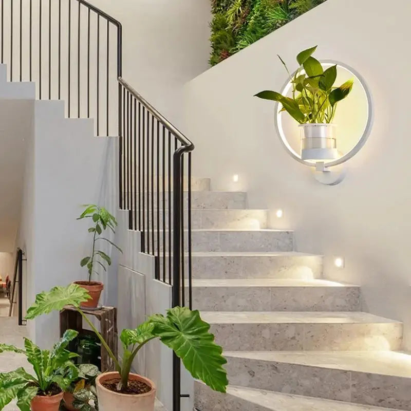GlowPlant - Wall lamp with style &amp; integrated planter