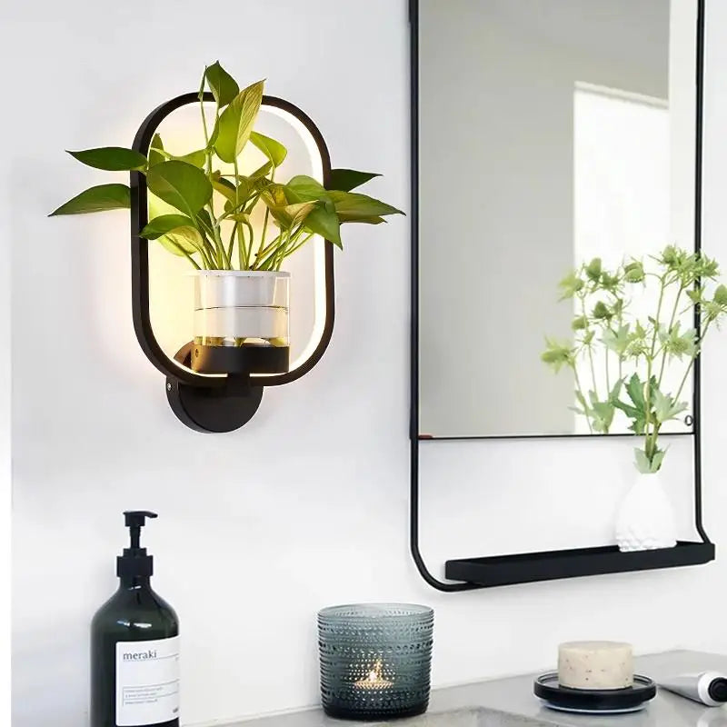 GlowPlant - Wall lamp with style &amp; integrated planter