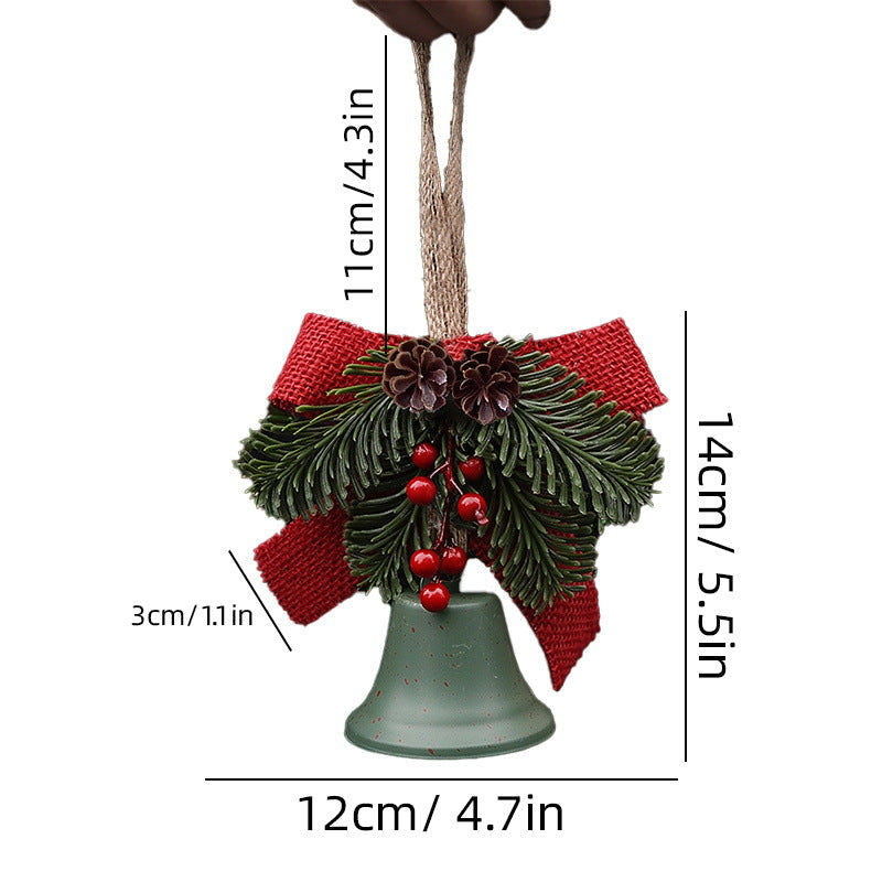 Feestelijke hangende kerstbel met dennenappelaccent