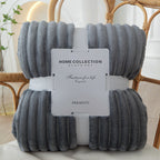 Fleece deken als warme metgezel voor buiten.