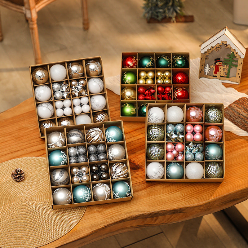 Set van 44 kerstballen in rood, groen en wit met glanzende en matte afwerking
