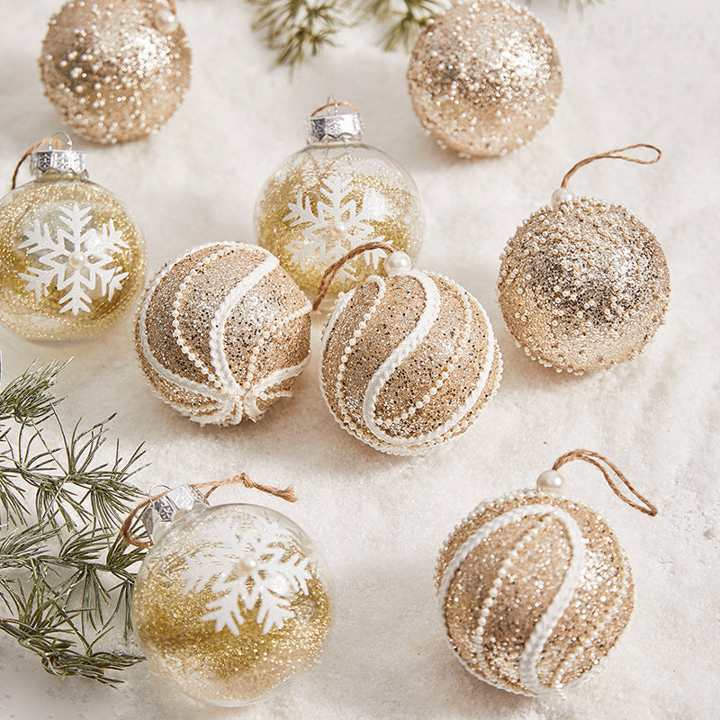 Gouden kerstboomballen als feestelijke versiering voor de kerstboom