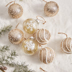 Set van 9 gouden kerstboomballen met decoratieve designs