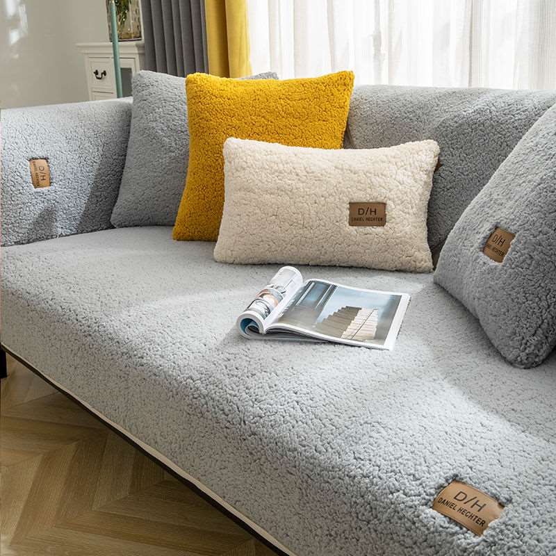 RoyalHug - Save thousands on a new sofa! [Last day of discount]