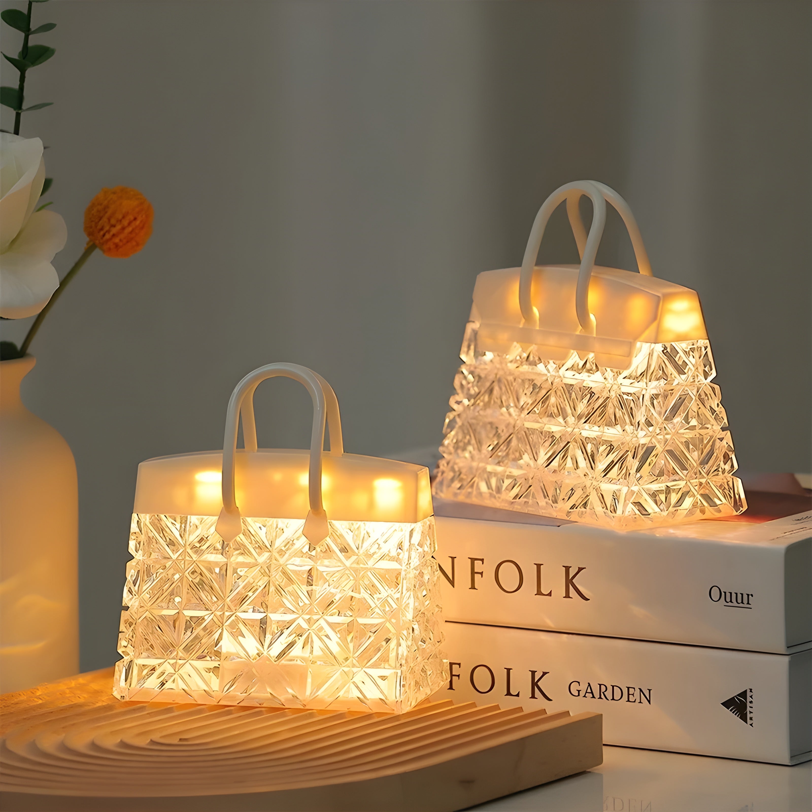 LumiBag - Stylish hand lamp for cozy evenings at home